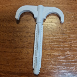 Дюбель-гак подвійний пластиковий 77 мм